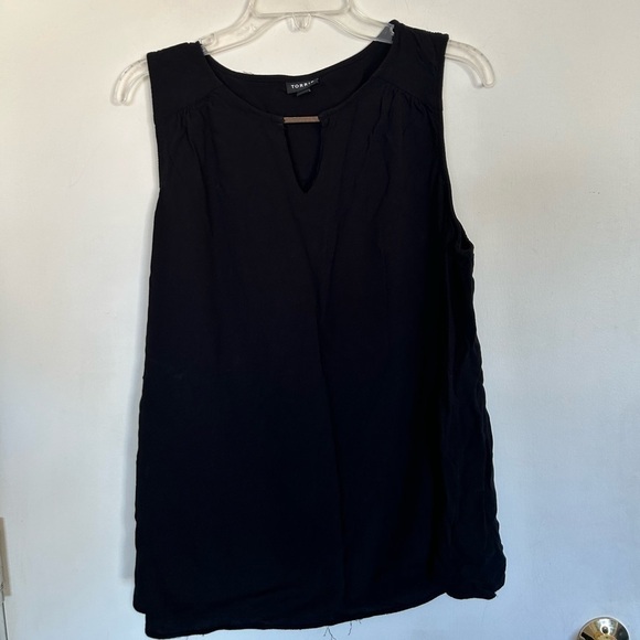 Torrid size 2 sleeveless black blouse with gold cutout detail - Picture 1 of 6